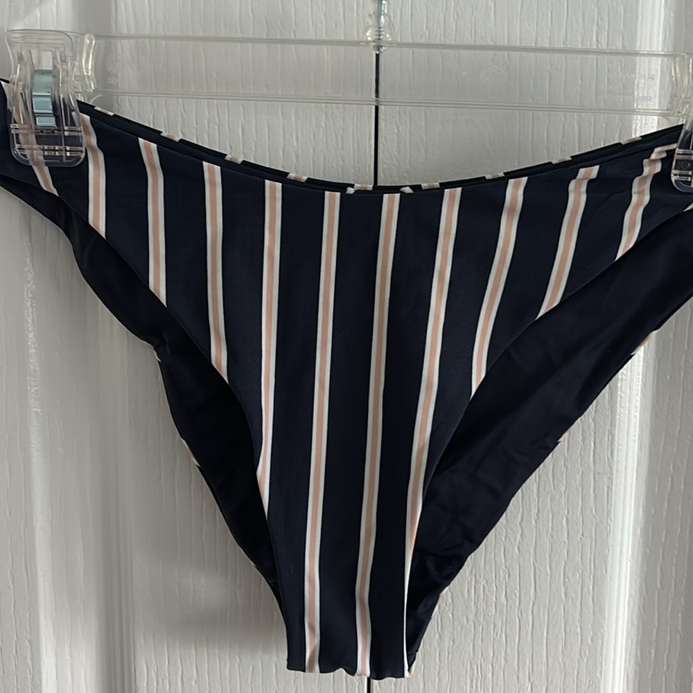 Roxy Bikini - Picture 8 of 10